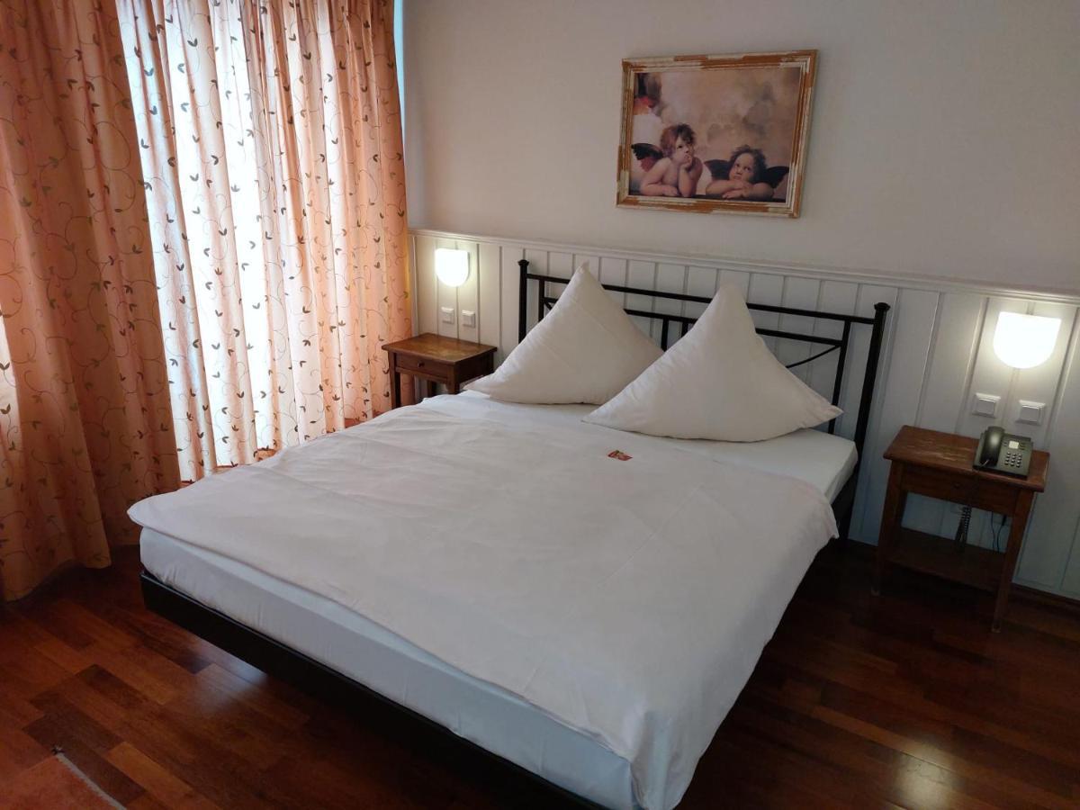 Hotel Goldener Stern Sankt Ingbert Ngoại thất bức ảnh
